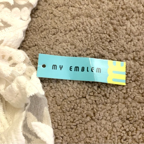 Me My Emblem Crochet Lace Embroidered Blouse - Picture 5 of 9